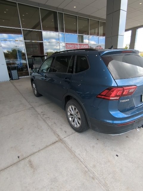 2020 Volkswagen Tiguan S photo 2