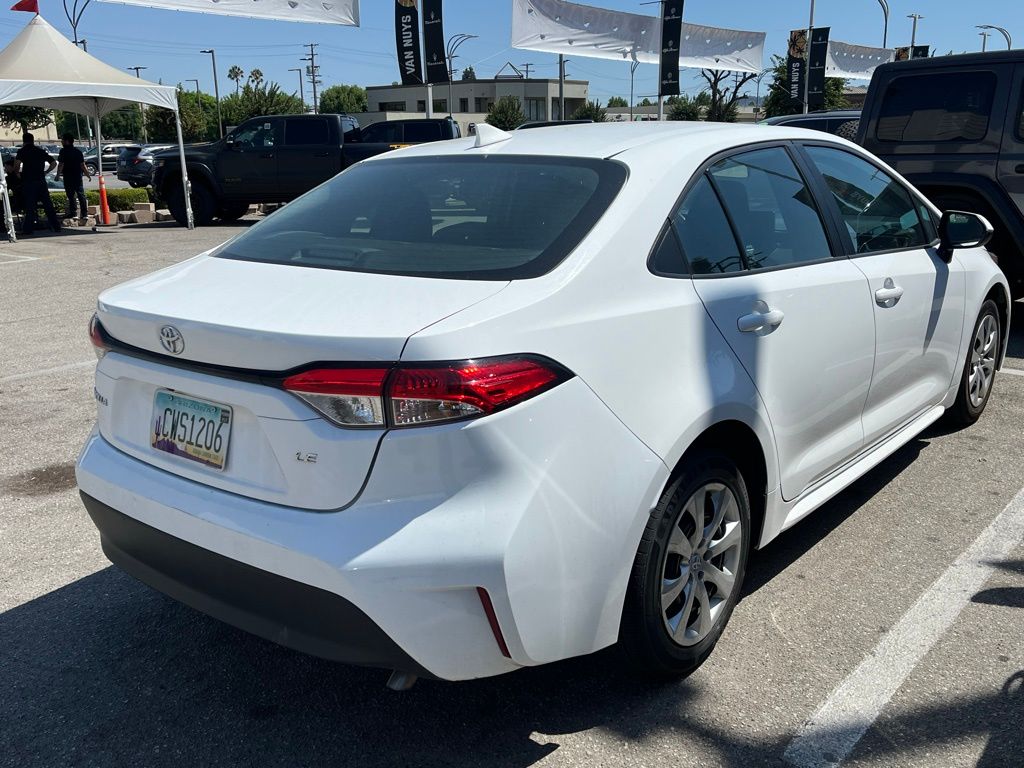 2023 Toyota Corolla LE photo 3