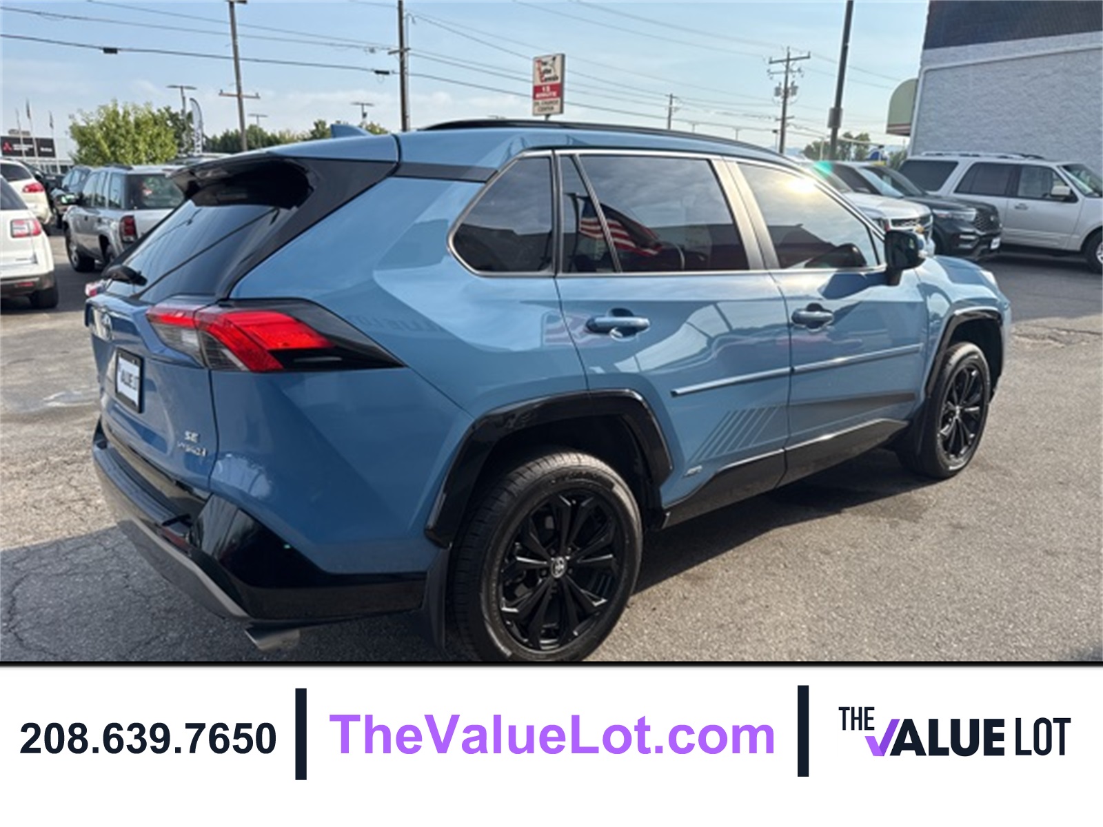 2023 Toyota RAV4 Hybrid SE photo 3