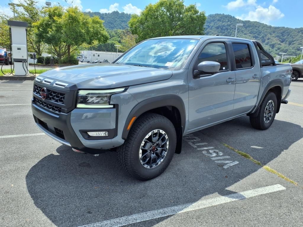 2025 Nissan Frontier Crew Cab PRO-4X photo 8