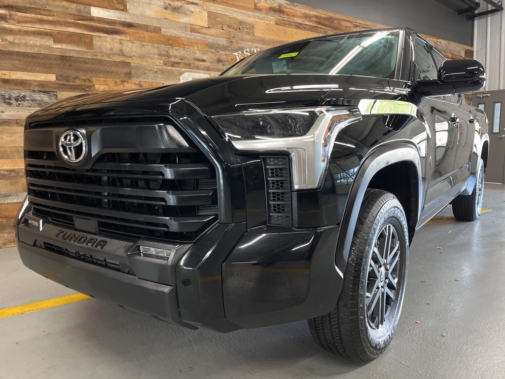 2023 Toyota Tundra SR5 photo 7