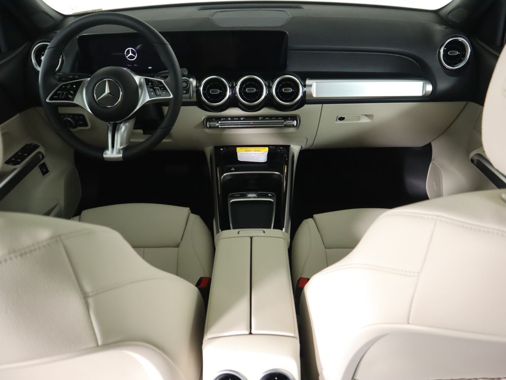2026 Mercedes Benz GLB 250 photo 13