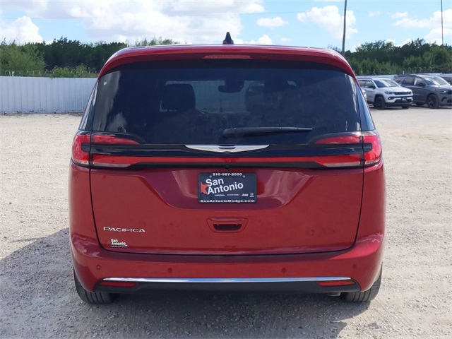 2026 Chrysler Pacifica photo 6