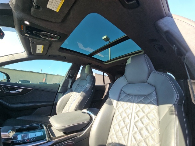 2023 Audi SQ8 Prestige photo 6
