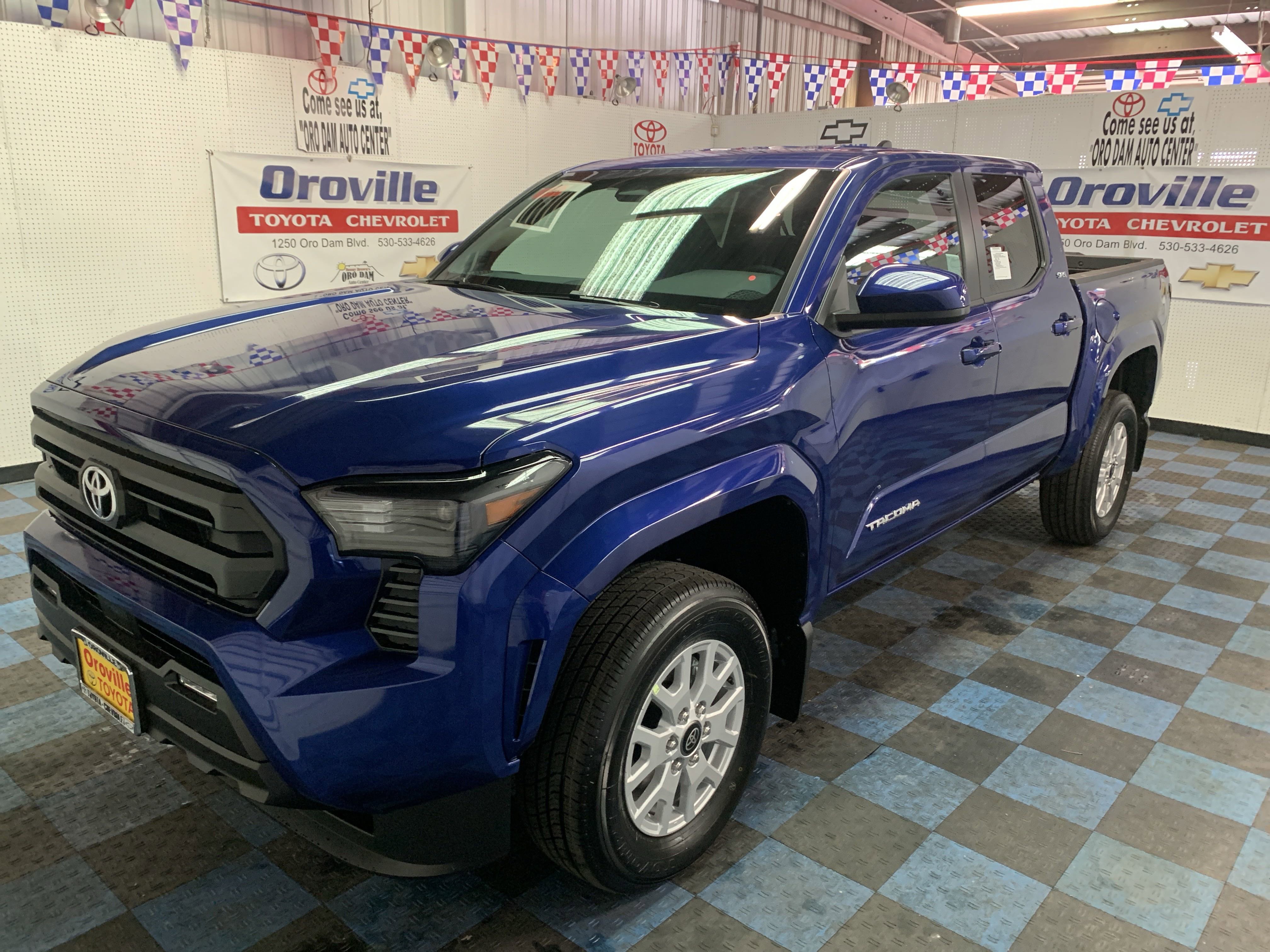 2025 Toyota Tacoma SR5's photo