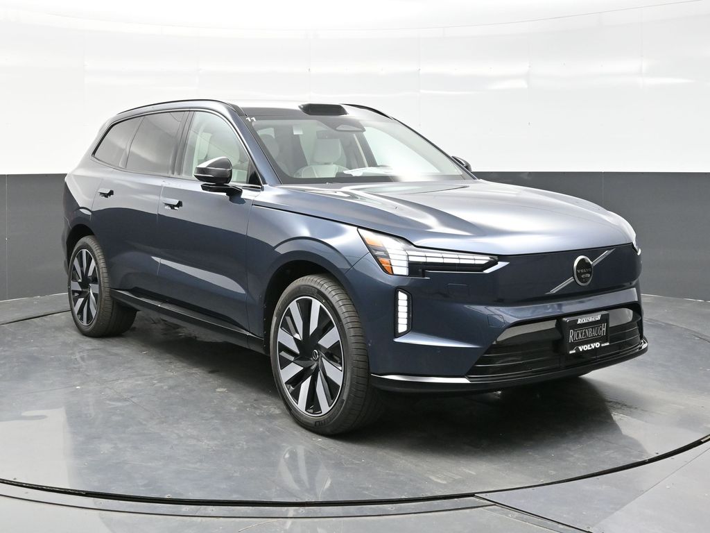 2025 Volvo EX90 Plus's photo