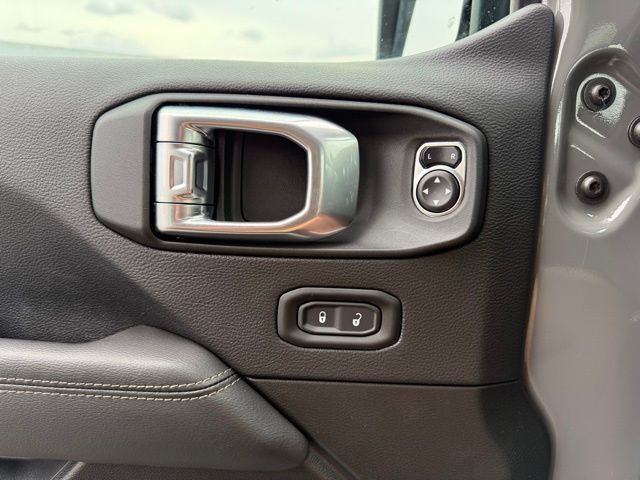 2021 Jeep Wrangler Unlimited Sahara 4xe photo 4