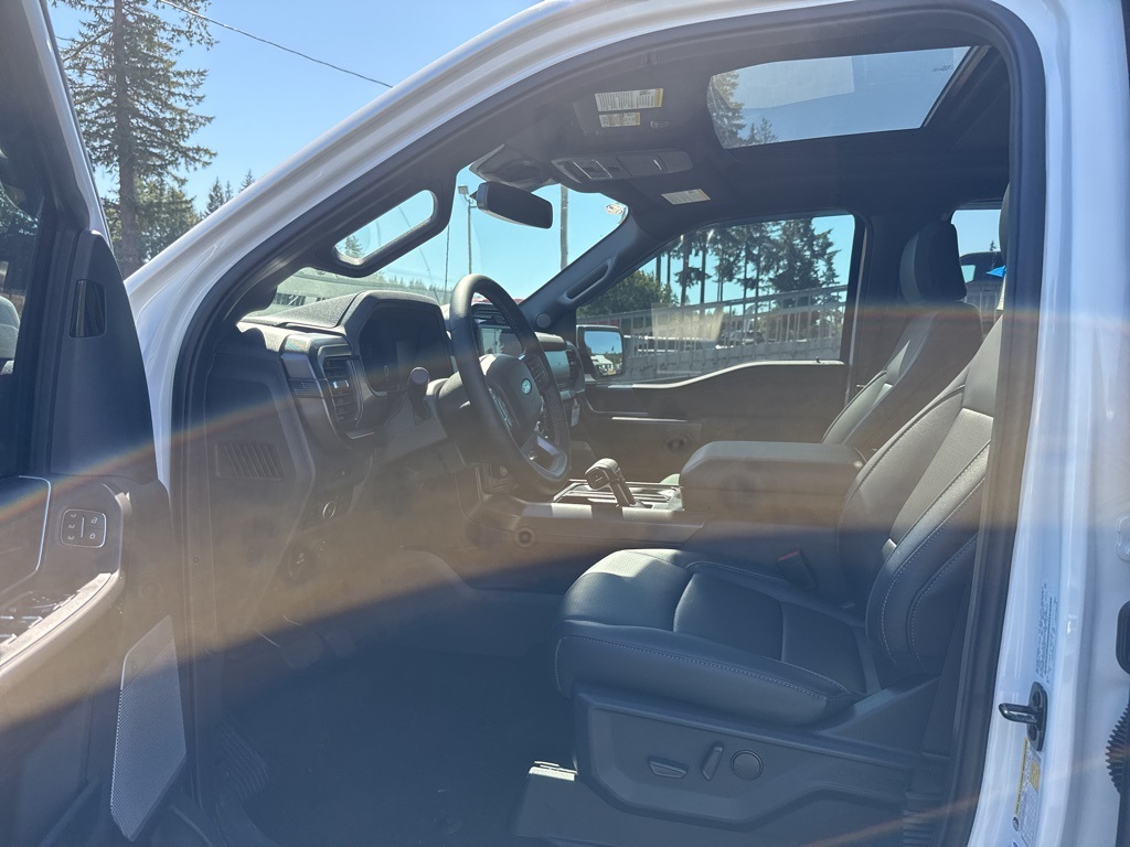2025 Ford F-150 Lariat photo 13