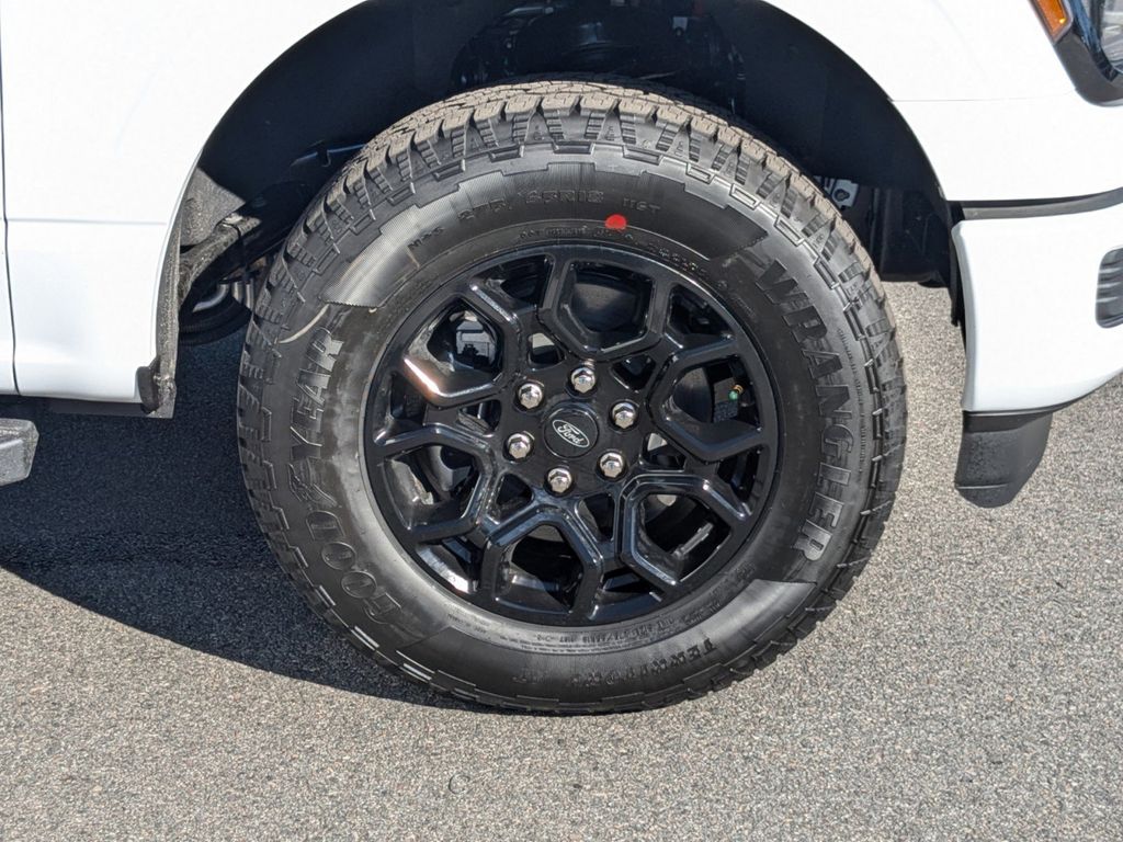 2025 Ford F-150 XLT photo 11