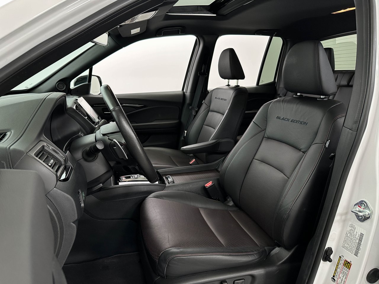 2023 Honda Ridgeline Black Edition photo 15