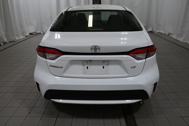 2022 Toyota Corolla LE photo 3