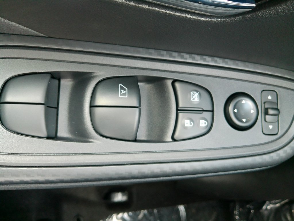 2025 Nissan Versa SV photo 40