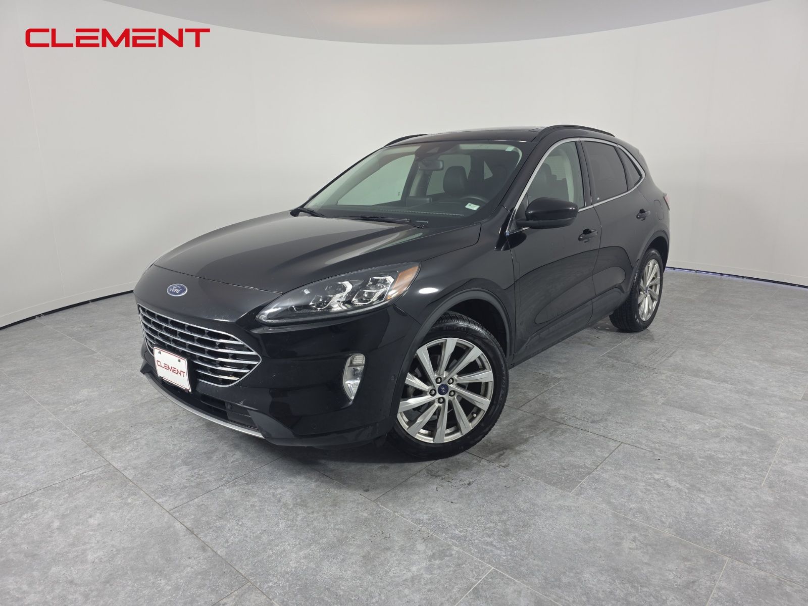 2022 Ford Escape Titanium's photo