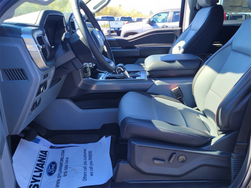 2025 Ford F-150 Lariat photo 5