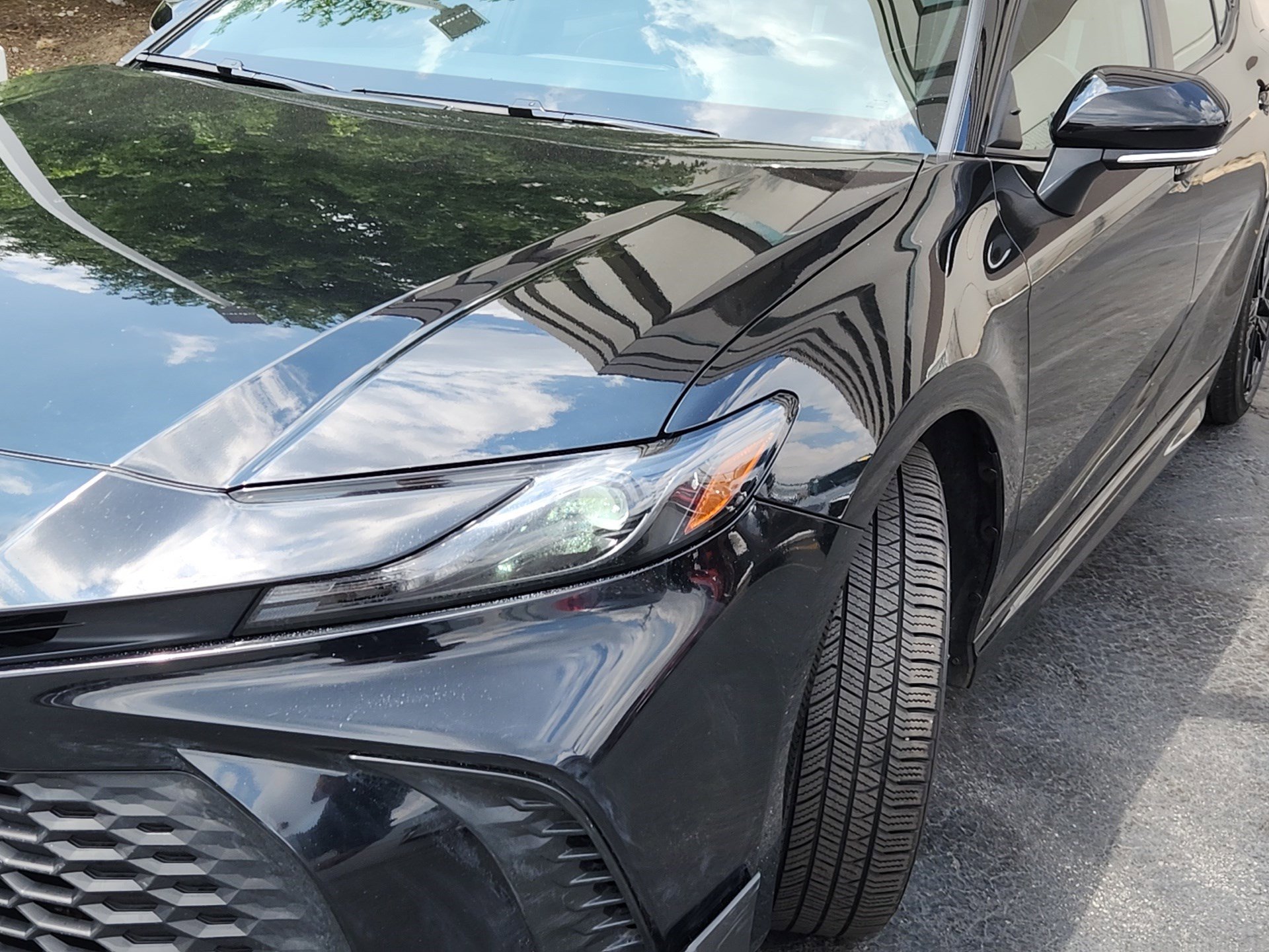 2025 Toyota Camry SE photo 9