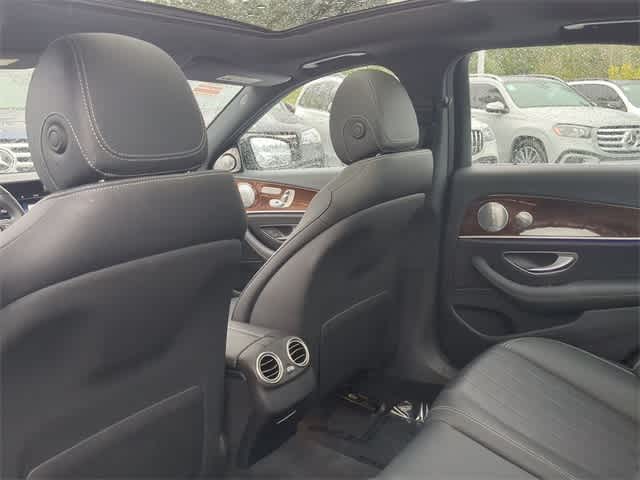 2017 Mercedes Benz E 300 4MATIC photo 10