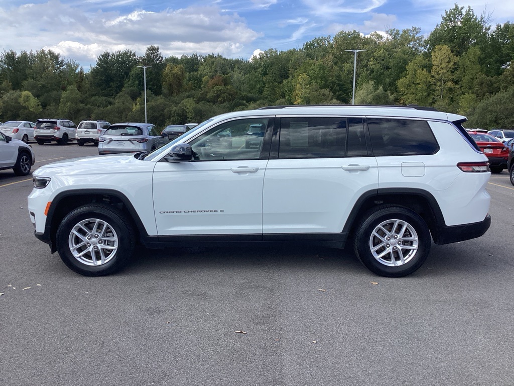 2023 Jeep Grand Cherokee Laredo photo 4