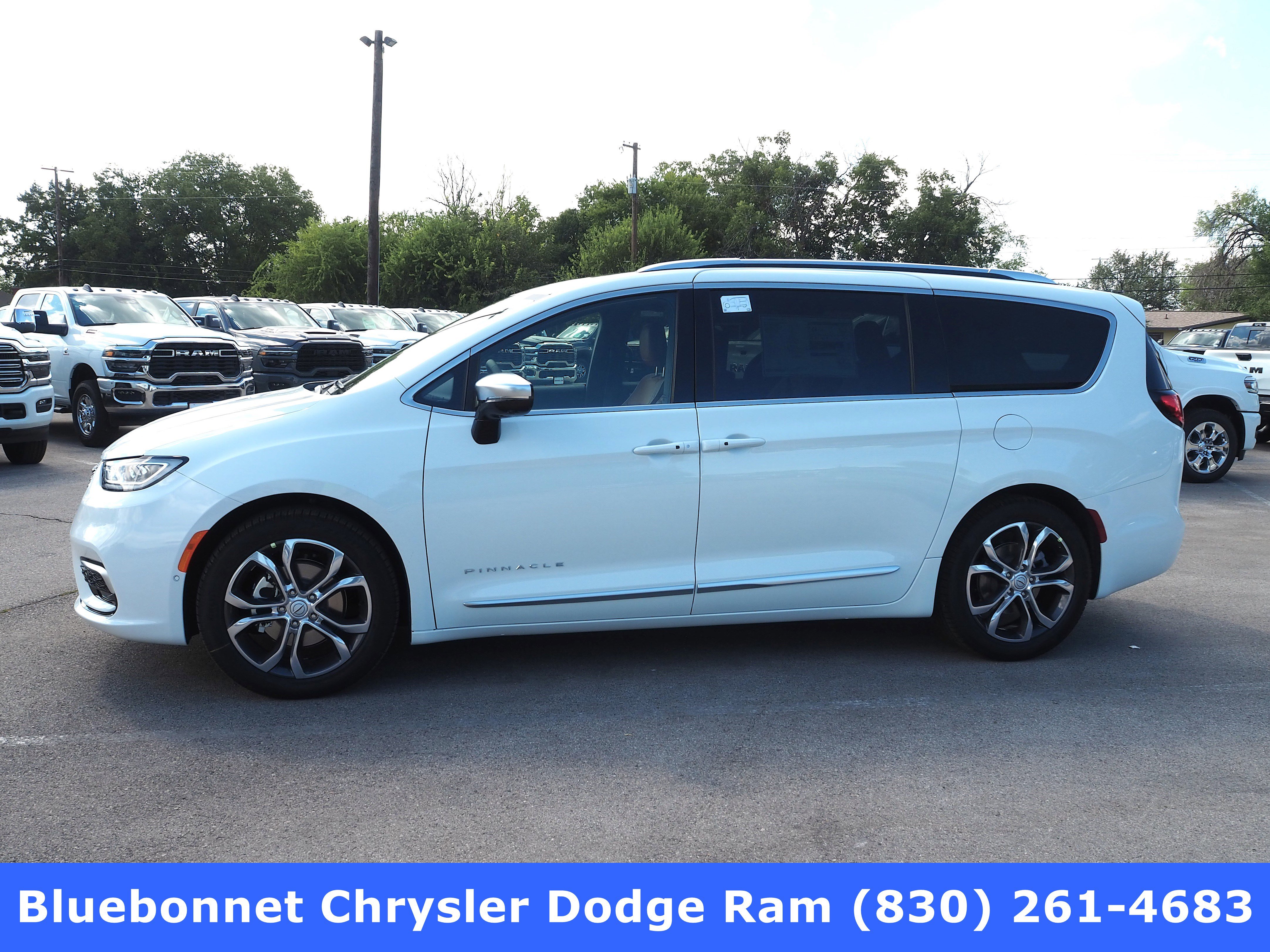 2026 Chrysler Pacifica Pinnacle's photo
