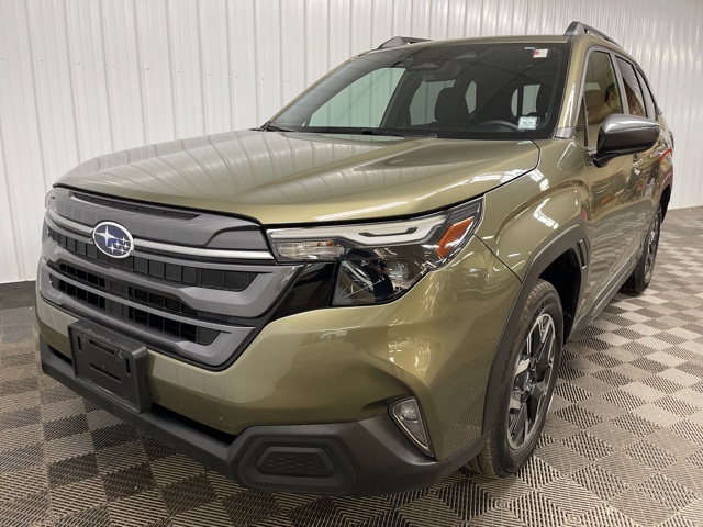 2025 Subaru Forester Premium photo 7