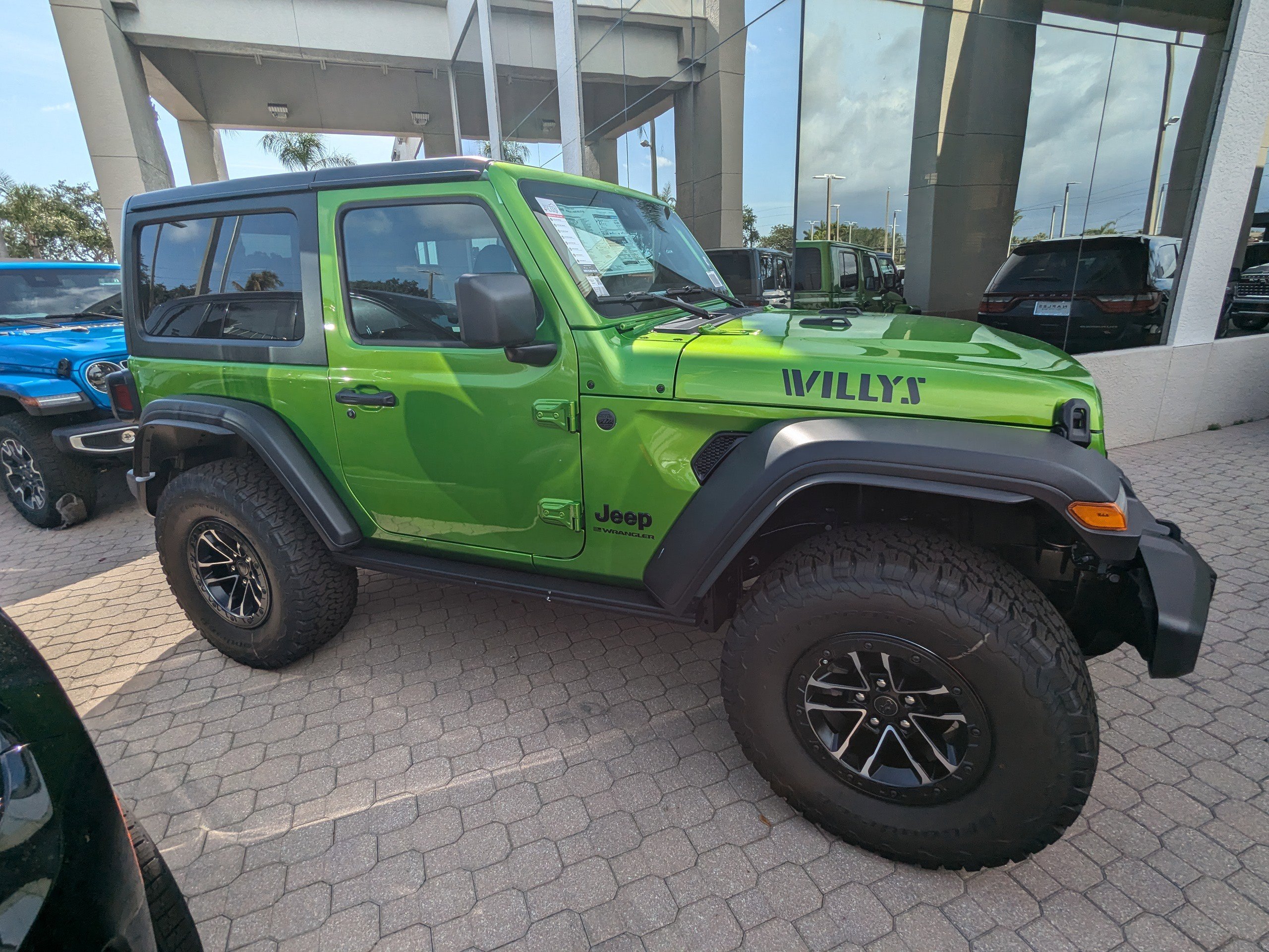 2025 Jeep Wrangler Willys photo 4