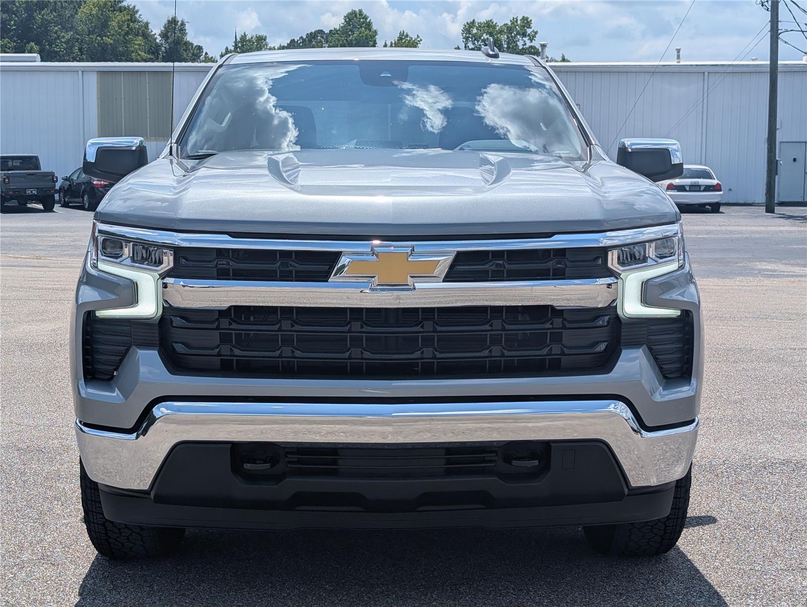 2026 Chevrolet Silverado 1500 LT photo 2