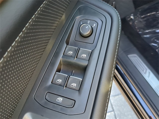 2026 Volkswagen Atlas SE Technology photo 17