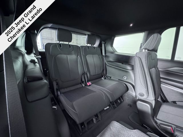 2025 Jeep Grand Cherokee Laredo photo 26