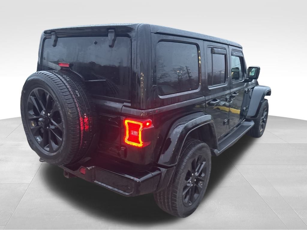 2021 Jeep Wrangler Unlimited Sahara High Altitude photo 2