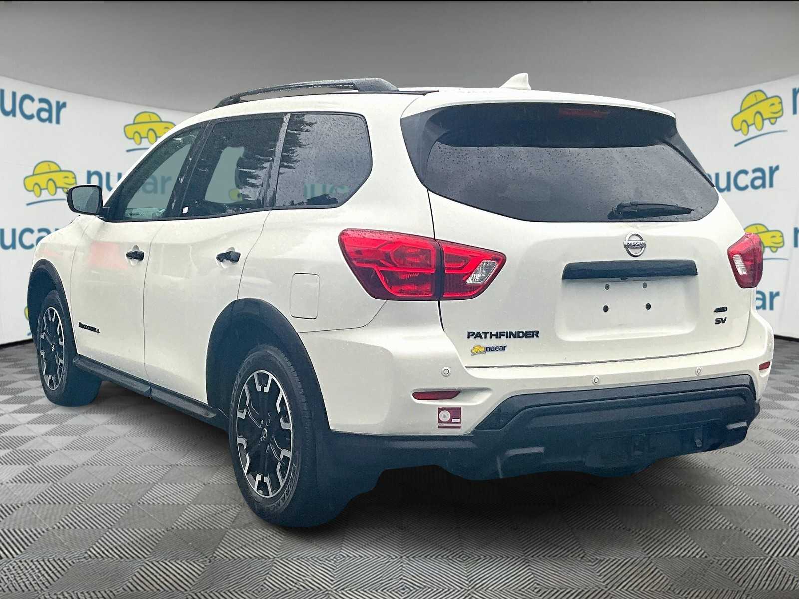 2020 Nissan Pathfinder SV photo 4