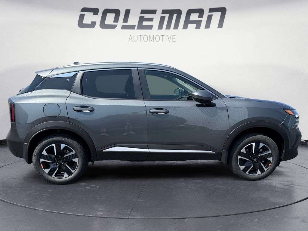 2025 Nissan Kicks SV photo 5