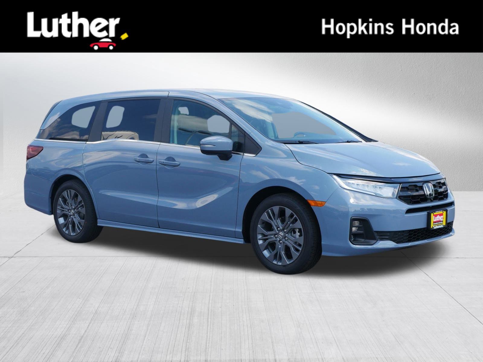 2026 Honda Odyssey Touring's photo