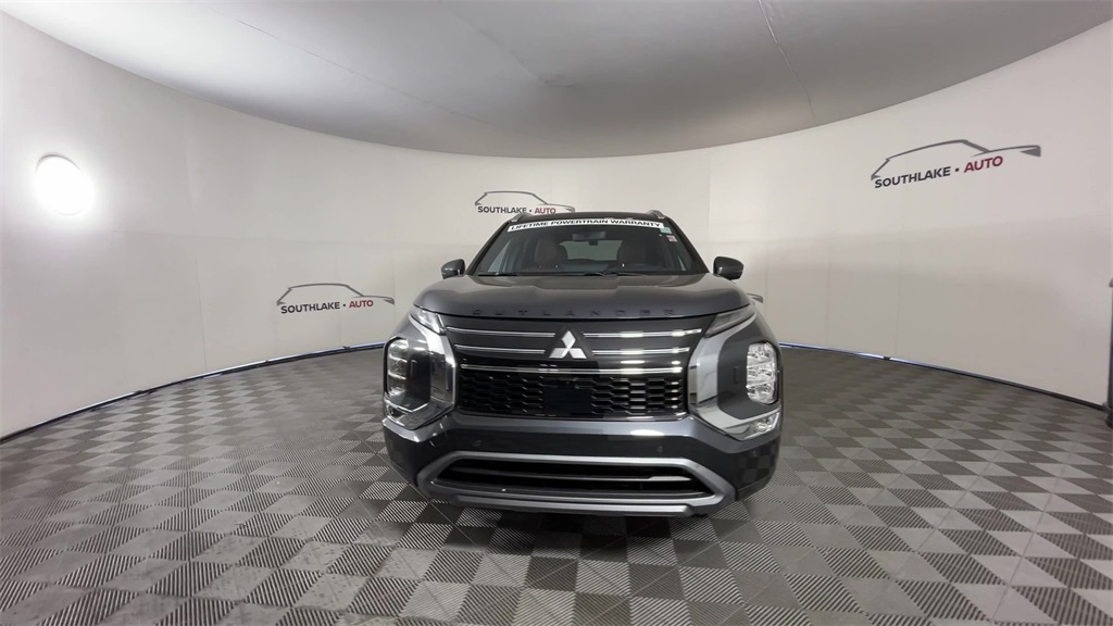 2025 Mitsubishi Outlander SEL photo 3