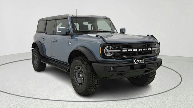 2025 Ford Bronco 4-Door Outer Banks's photo