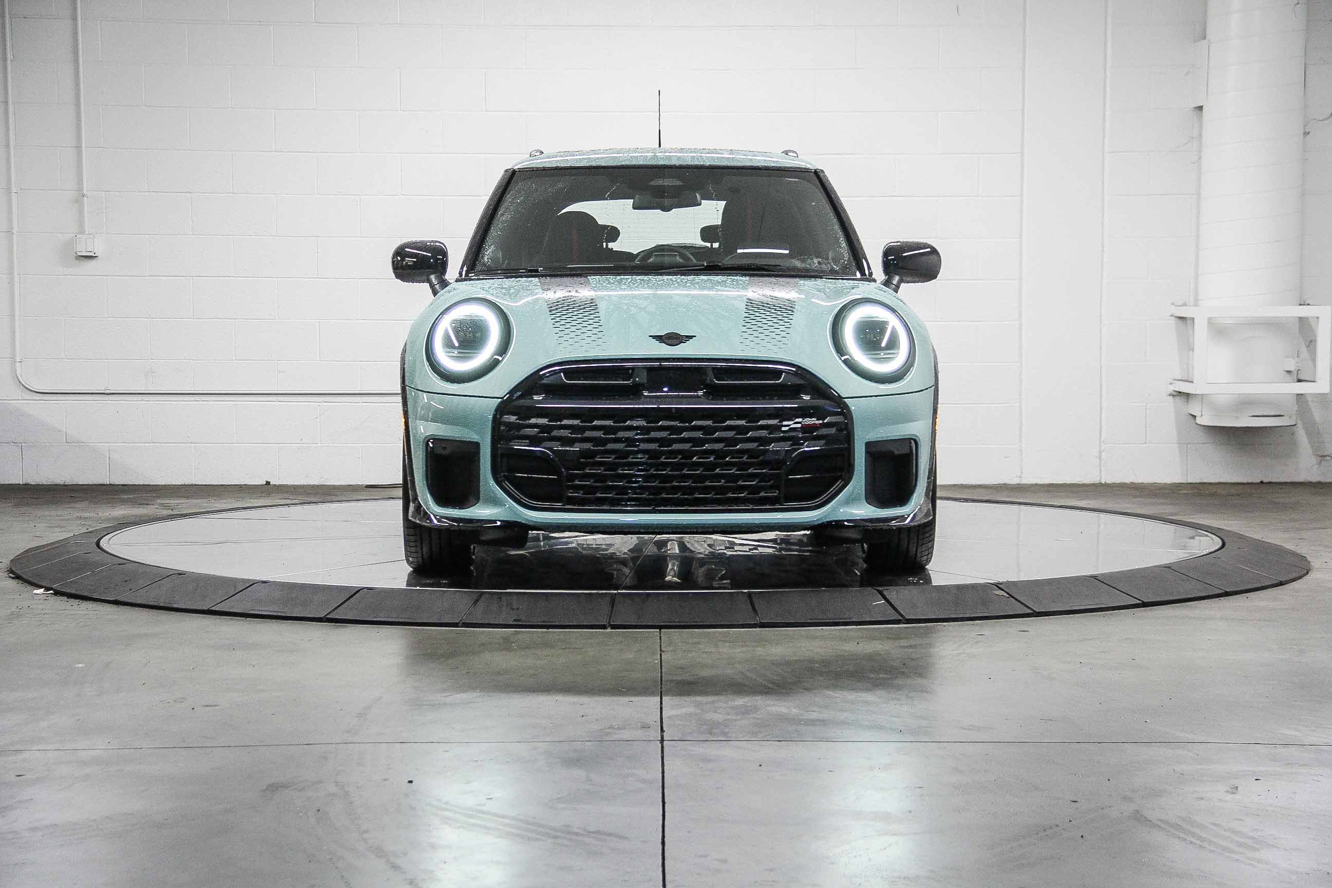 2026 Mini Cooper Hardtop S 2 Door Iconic photo 2
