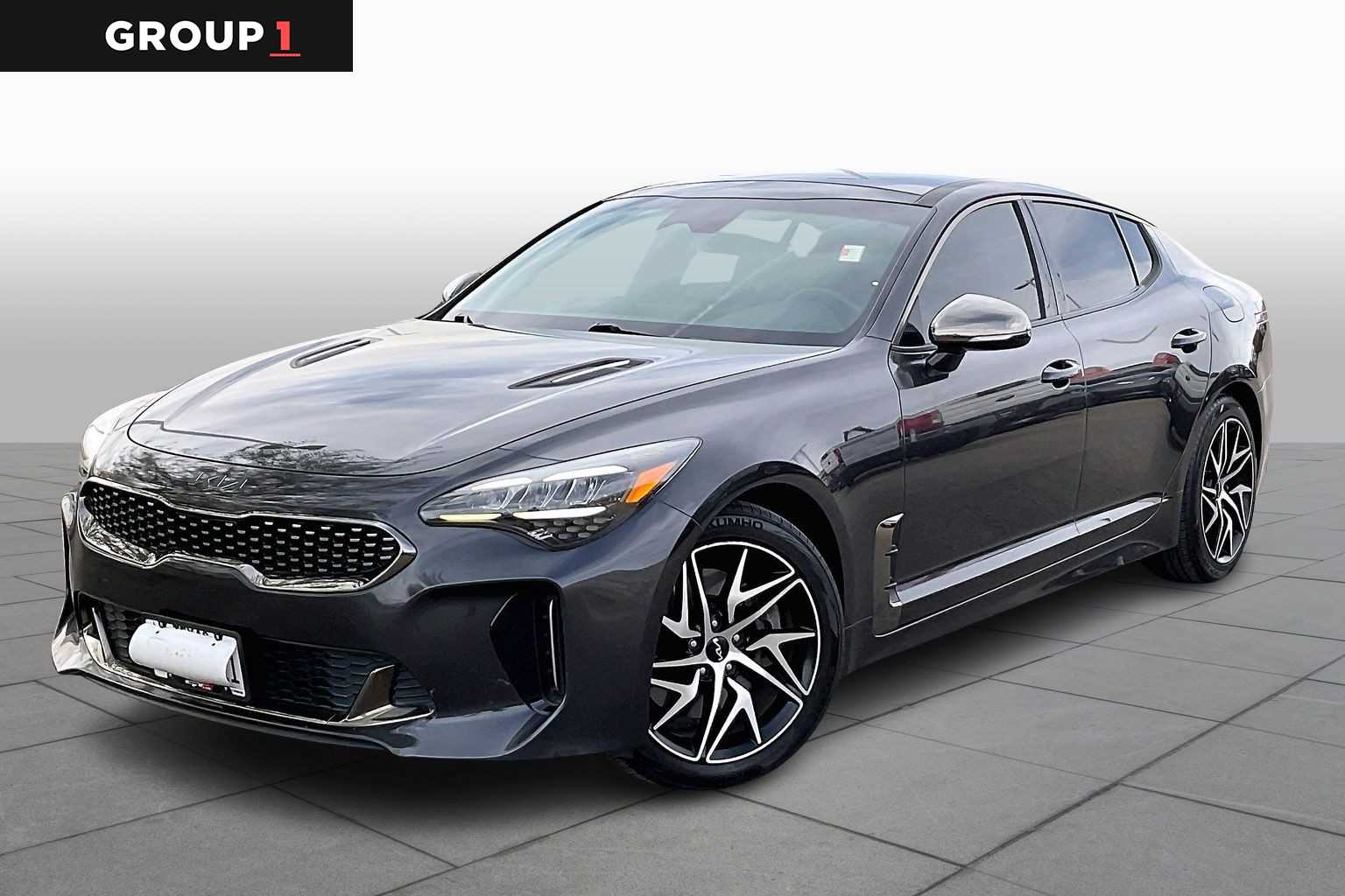 2022 Kia Stinger GT-Line's photo
