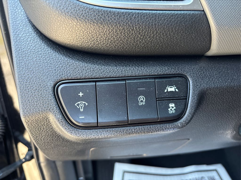 2023 Kia Seltos LX photo 31