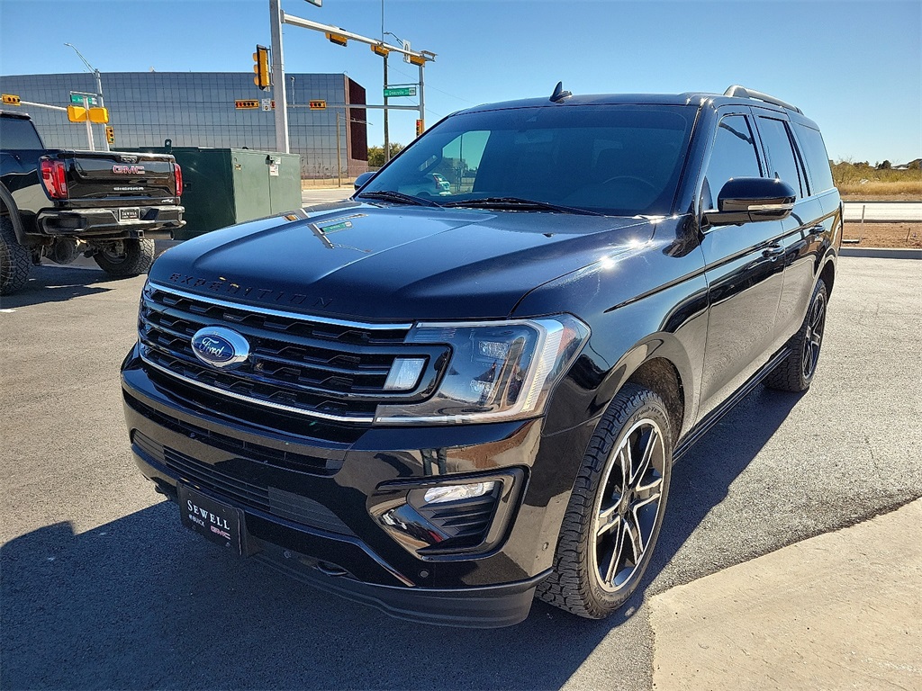 2021 Ford Expedition Limited's photo