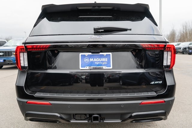 2026 Ford Explorer ST-Line photo 2