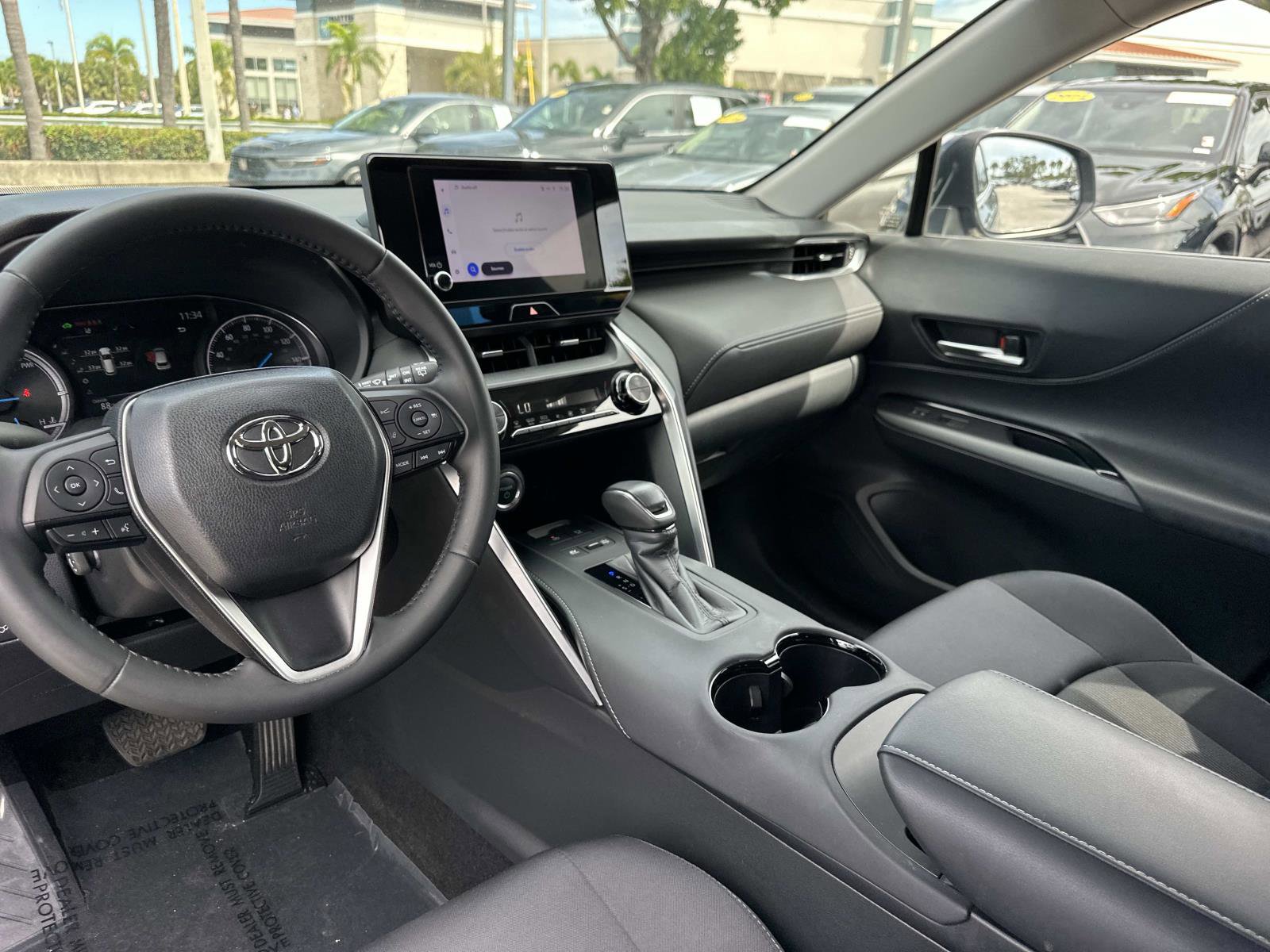 2023 Toyota Venza LE photo 15