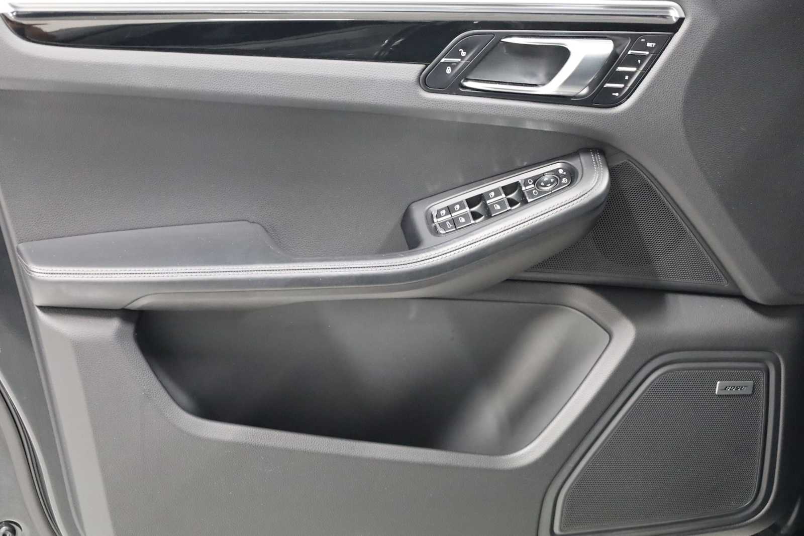 2018 Porsche Macan photo 15