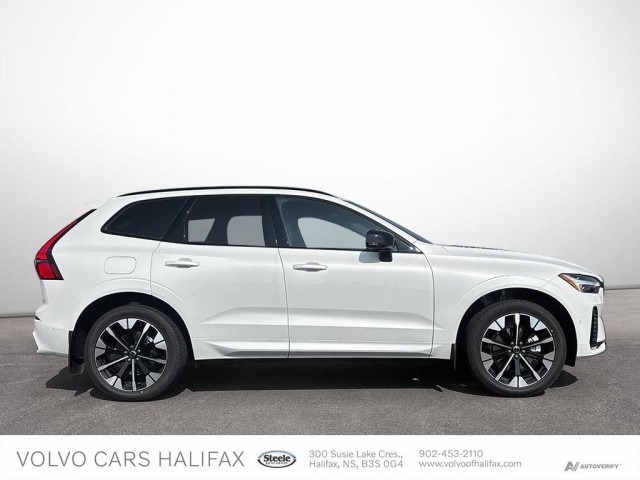 2026 Volvo XC60 Plus Dark Theme