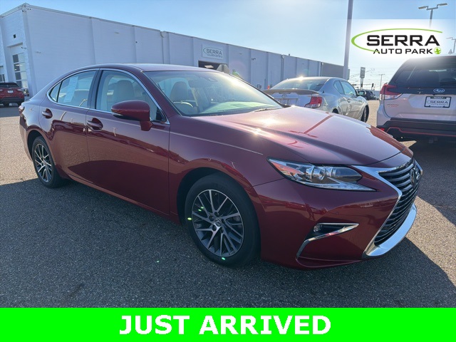 2016 Lexus ES 350 photo 2