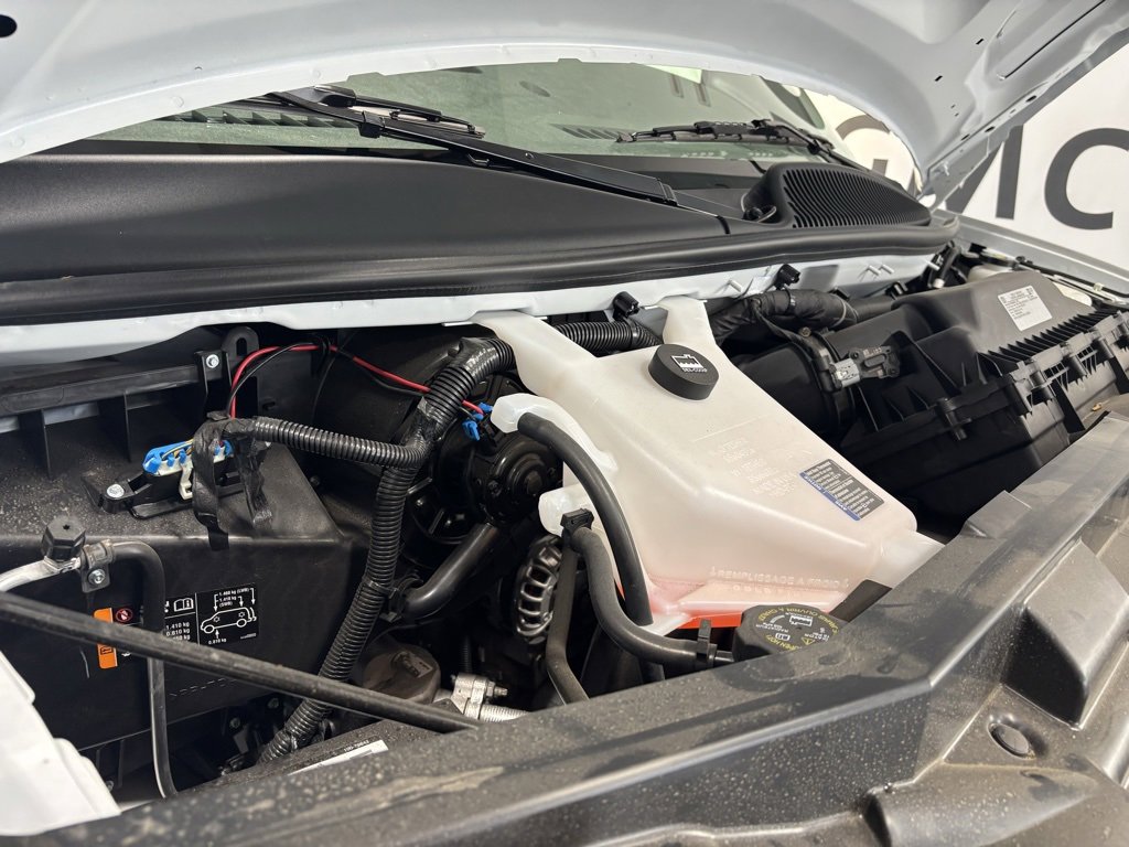 2025 Chevrolet Express Cargo 2500 photo 5