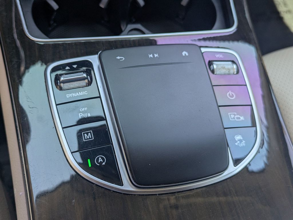 2022 Mercedes Benz GLC 300 photo 19