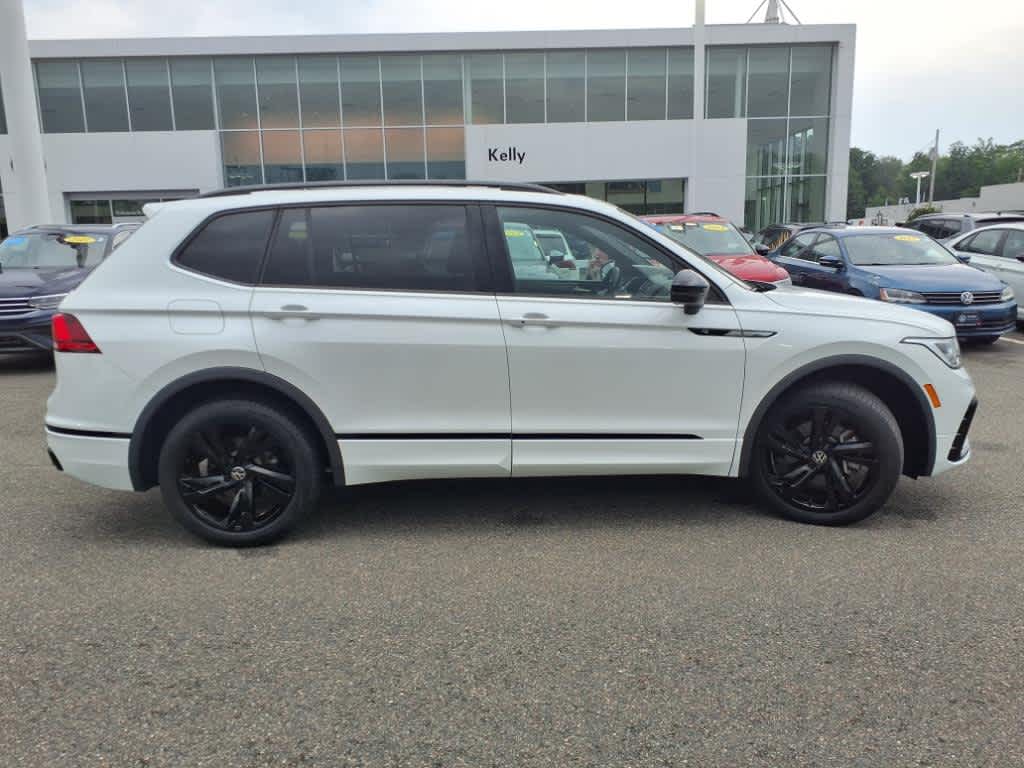 2024 Volkswagen Tiguan SE R-Line Black photo 3
