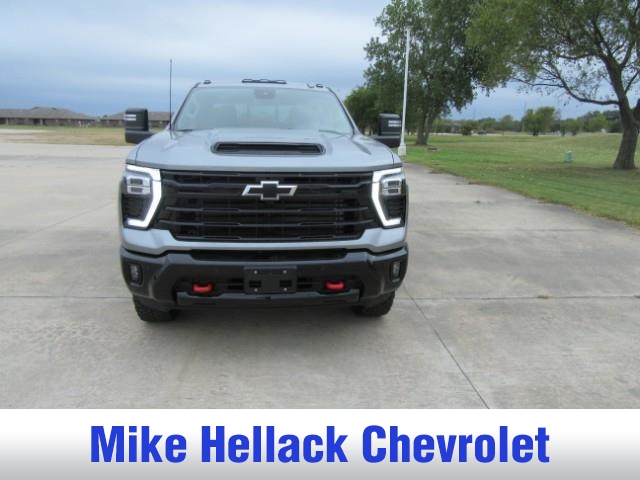 2026 Chevrolet Silverado 2500HD LTZ photo 2