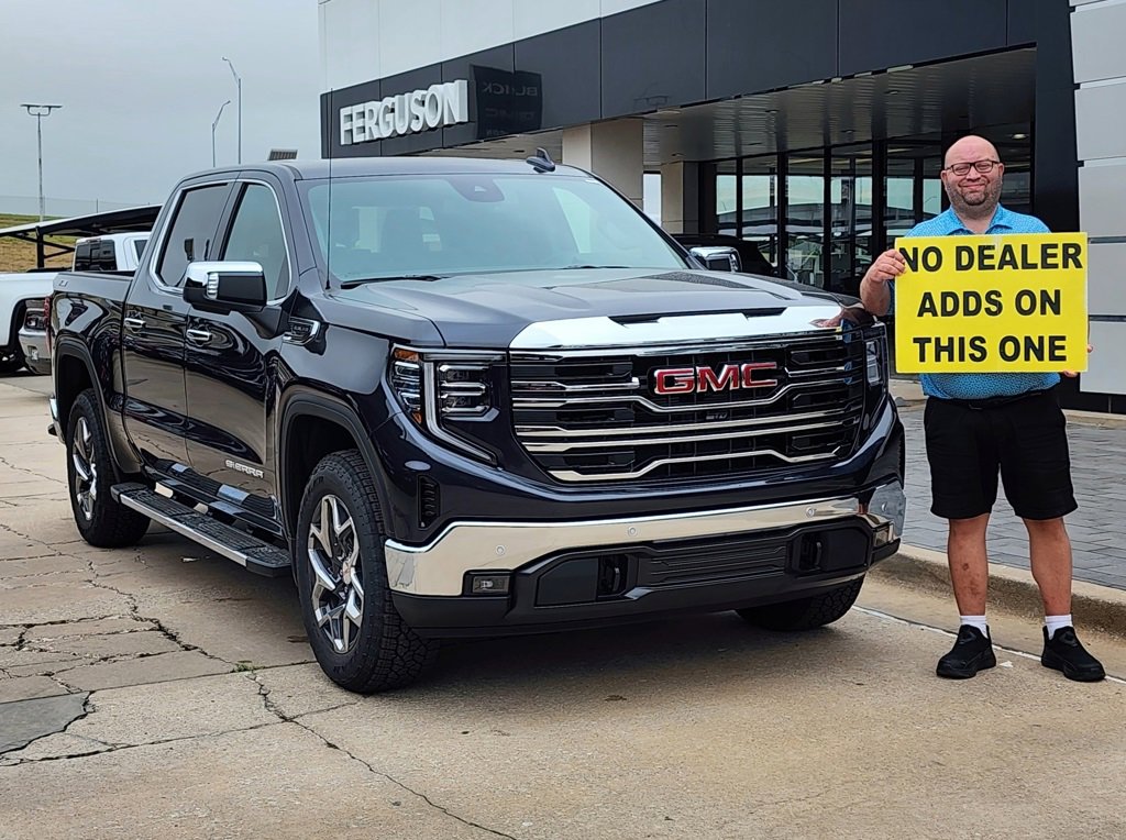 2026 GMC Sierra 1500 SLT's photo