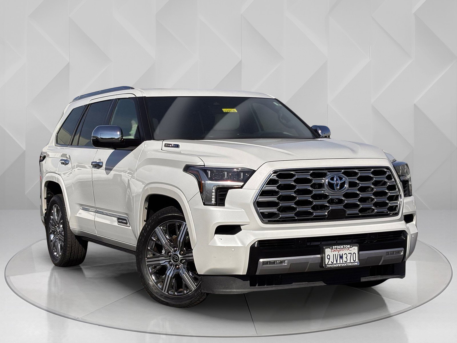 2024 Toyota Sequoia Capstone photo 4