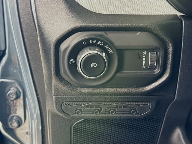 2025 Jeep Wrangler photo 10
