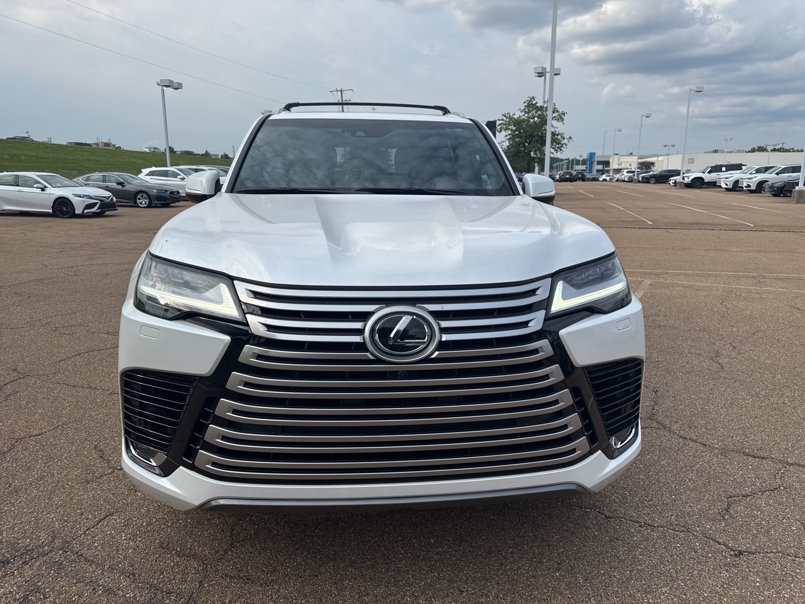 2022 Lexus LX 600 Ultra Luxury photo 2